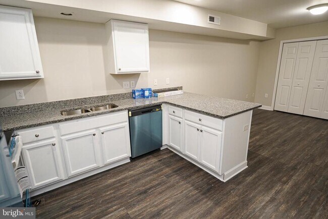 Building Photo - 10 N Pennsylvania Ave