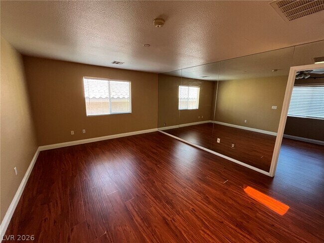 Building Photo - 11000 Pine Knolls Ct