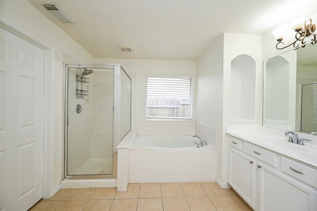 Building Photo - 25007 Ivy Trace Ln