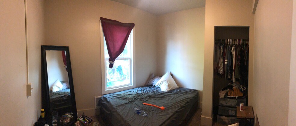 bedroom #2 - 908 4th Ave E
