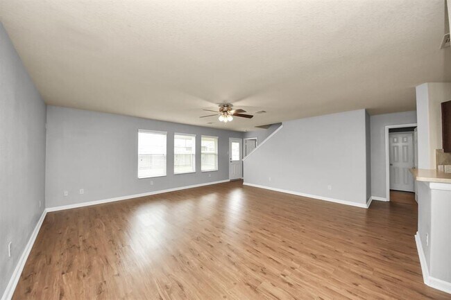 Building Photo - 9914 Swallow Dr