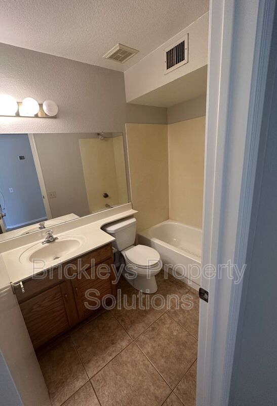 Building Photo - 5135 W Boston Way S