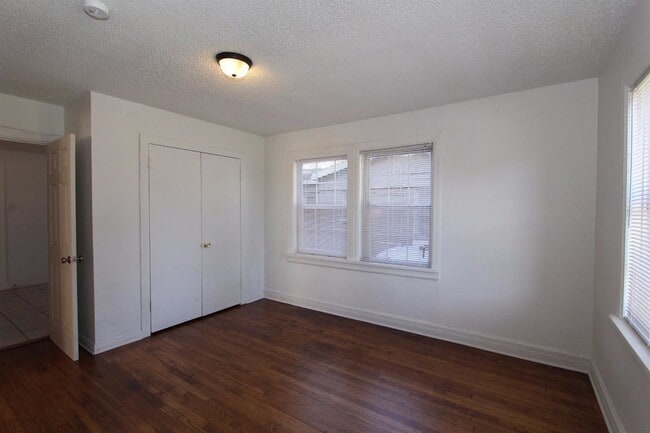 Building Photo - 2203 20th St