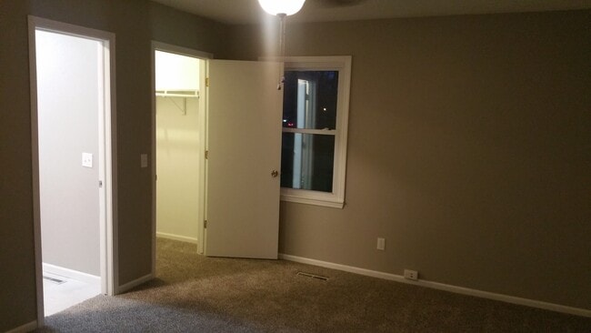 Building Photo - 135 E Ritter St