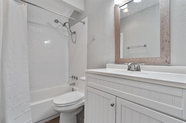 Building Photo - 3415 Menchaca Rd