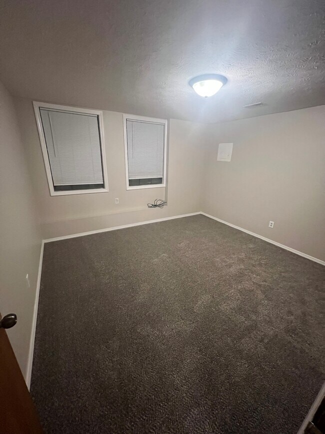 Building Photo - 1312 Applewood Ln