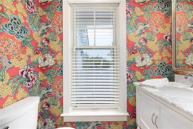 Building Photo - 46 Carnegie Heights Dr