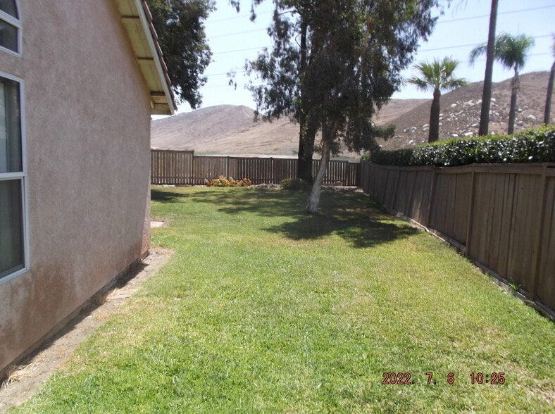 Views of Jurupa Hills Park - 3032 Chablis Ave