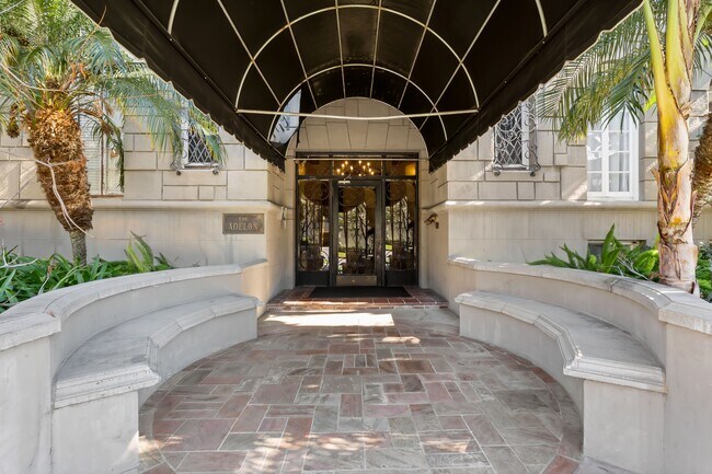 Building Photo - 152 S Peck Dr