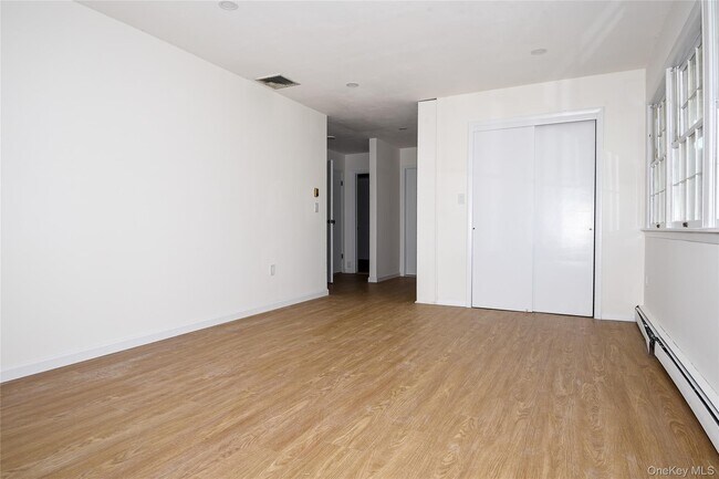 Building Photo - 65 Bluebird Ln