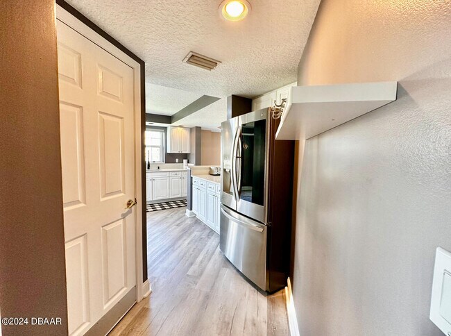 Building Photo - 4670 Links Village Dr