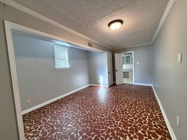 Building Photo - Cozy 3 Bedroom Home Ready for Move In!- $500 Rent Special!