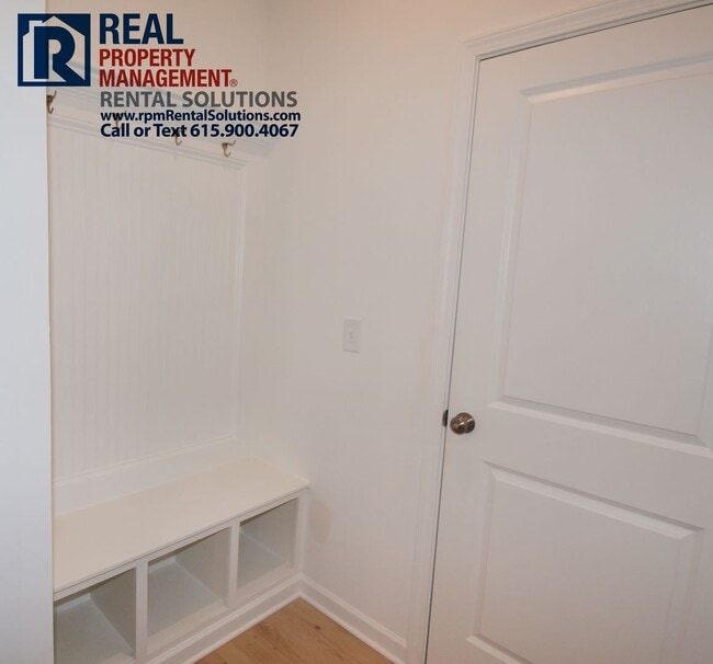 Building Photo - 200 Lightwood Dr