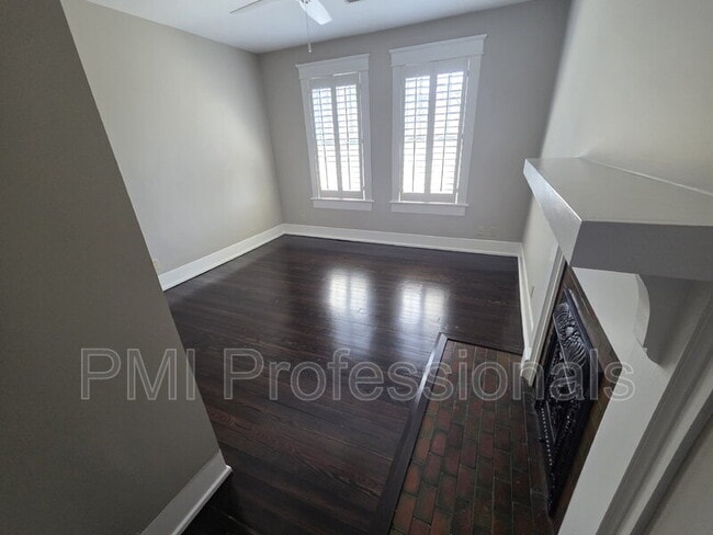 Building Photo - 401 E Main St