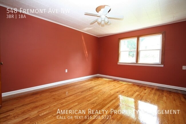 Building Photo - 548 Fremont Ave NW