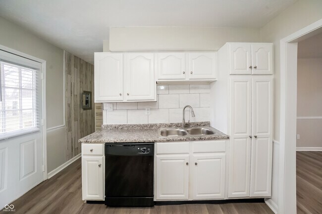 Building Photo - 7320 E Wiser Ave