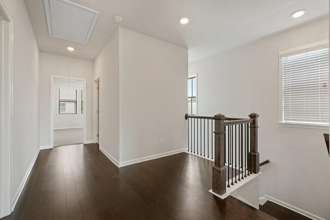 Building Photo - 4240 Hickory Pne Aly