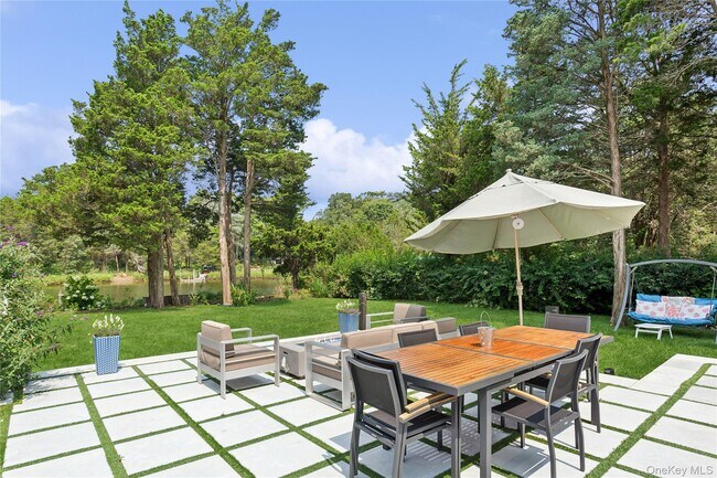 Building Photo - 425 Cedar Point Dr E