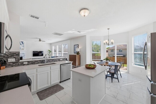 Building Photo - 4943 Sunset Ridge Dr