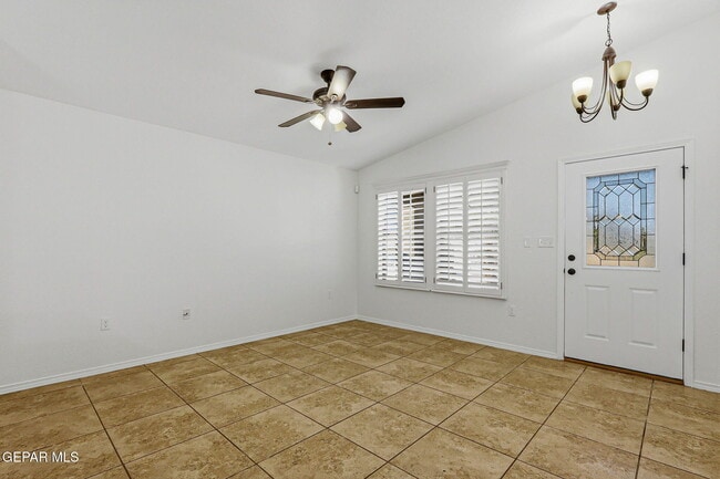 Building Photo - 14350 S Cave Ave