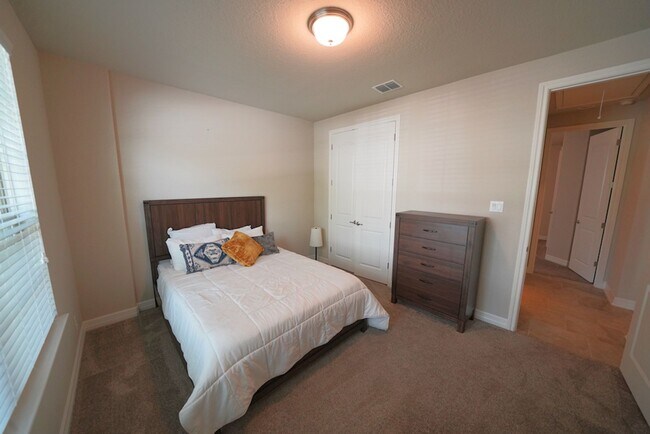 Building Photo - Wonderful Buffalo Crossing Rental in Cibol...