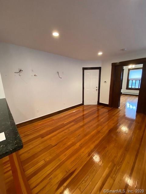 Building Photo - 174 Meadow St