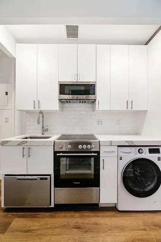 Building Photo - 130 Allen St