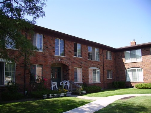 Building Photo - Country Court