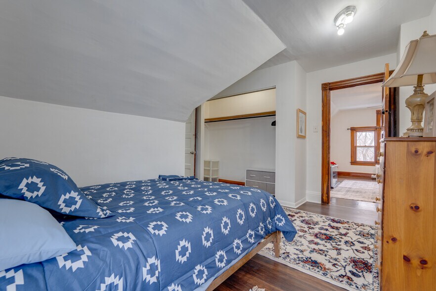 Building Photo - 1102 Sunset Ave