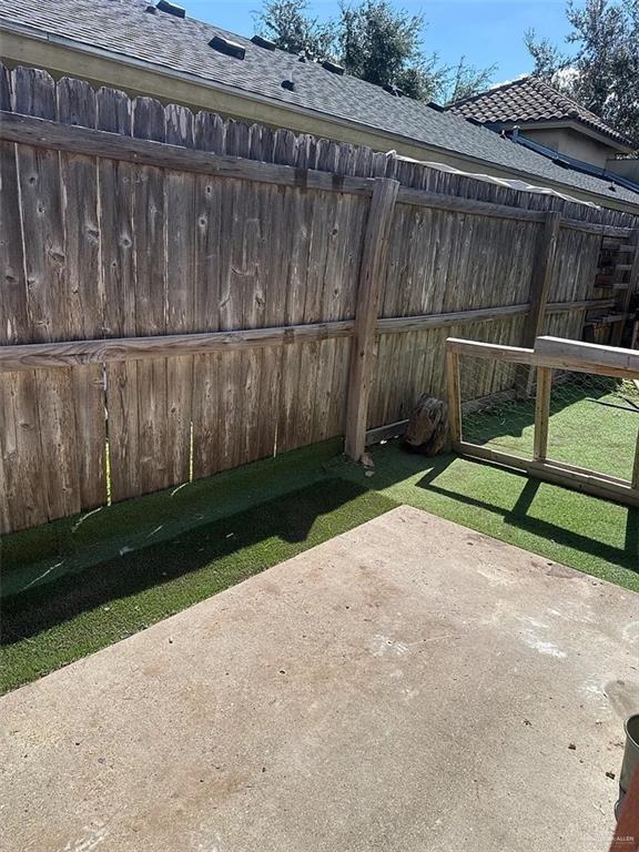 Building Photo - 10 West Dr