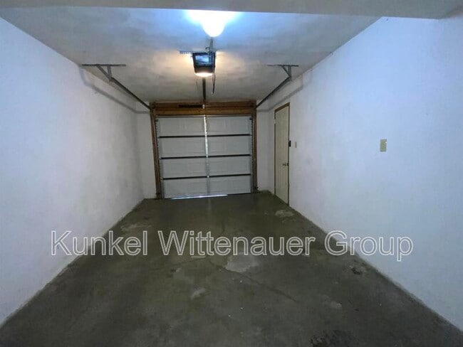 Building Photo - 700 Ganim Dr