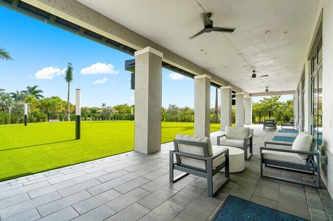Building Photo - 5160 Willow Crk Dr