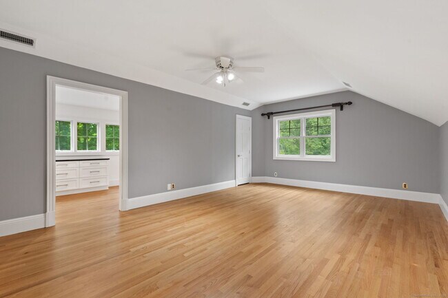 Building Photo - 219 Skyview Ln