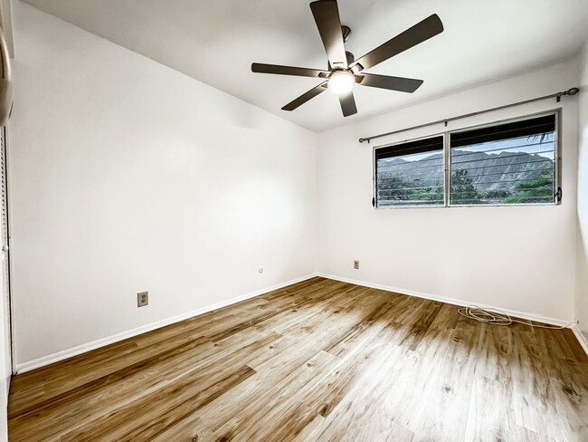 Building Photo - Newly Renovated 3/2.5 Club View Gardens in...