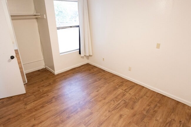 Building Photo - 5222 Countryside Dr