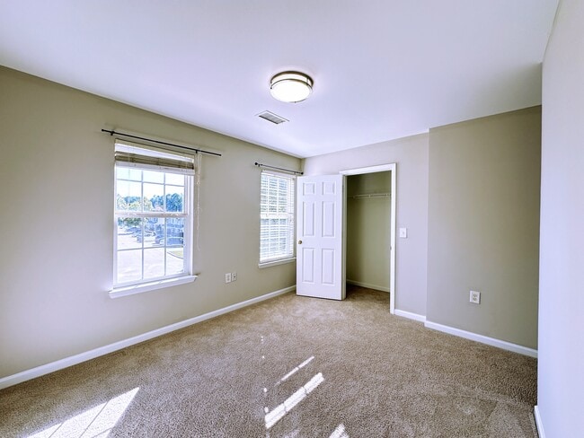 Building Photo - 114 Harbor Haven Dr