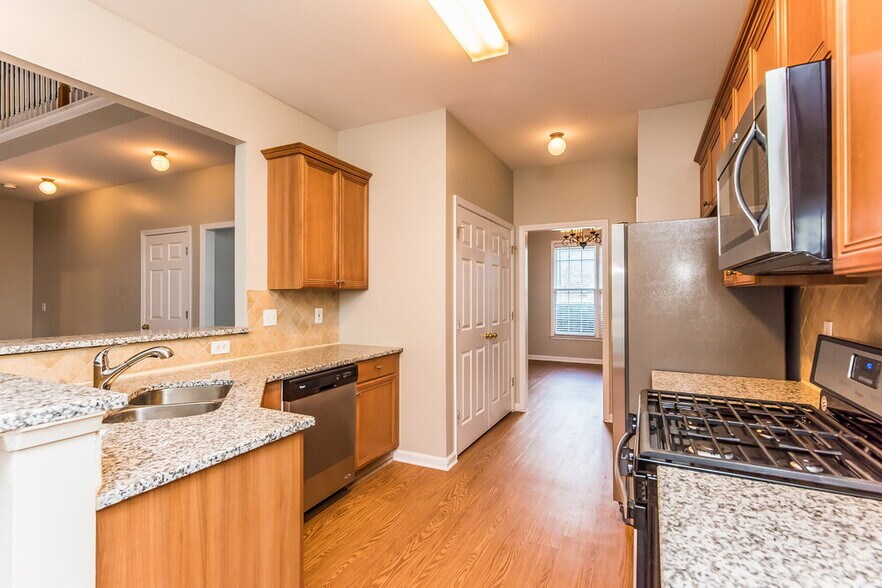 Building Photo - 411 Azalea Cove
