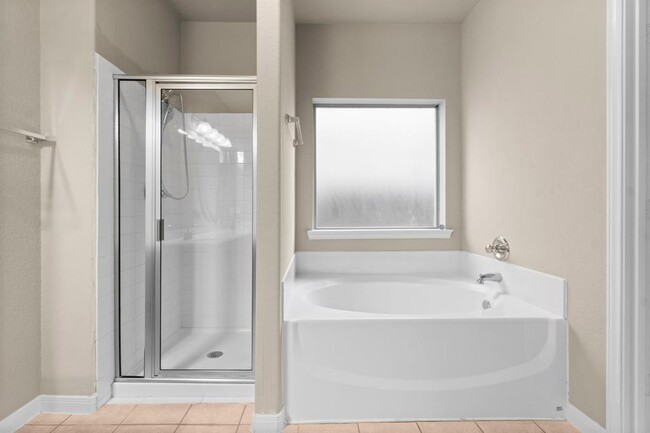 Building Photo - 2827 Lockeridge Oaks Dr