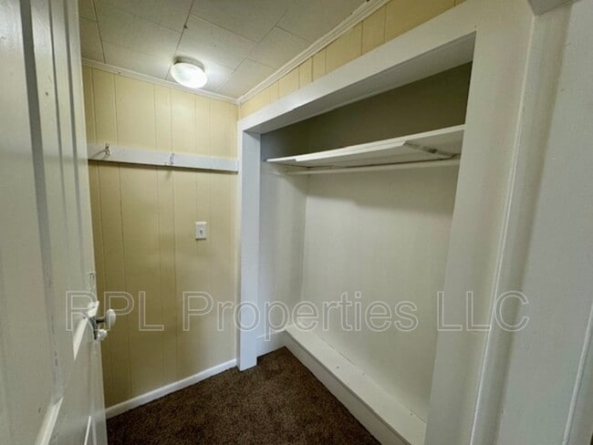 Building Photo - 388 Lower Mulberry St