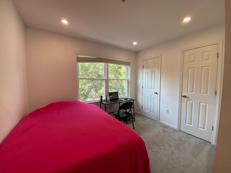 Unit # 2 - 1327 Belmont St NW