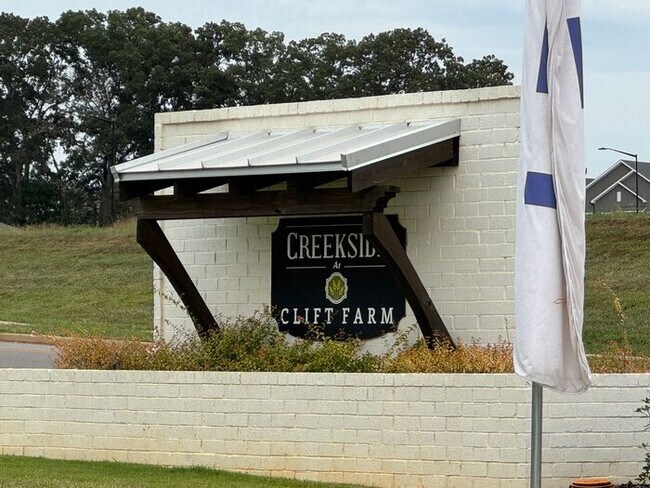 Building Photo - MOVE IN SPECIAL for Clift Farm home WITH F...