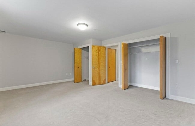 Building Photo - 873 Harrison Ave
