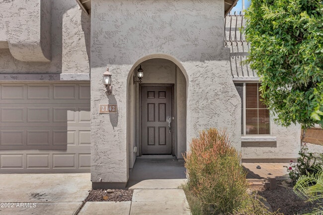 Building Photo - 2142 W Marconi Ave