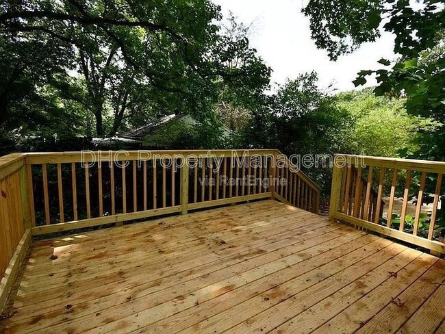 Building Photo - 1394 Alverado Way