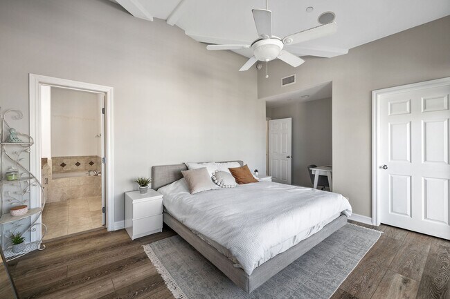 Building Photo - 231 Aviation Pl