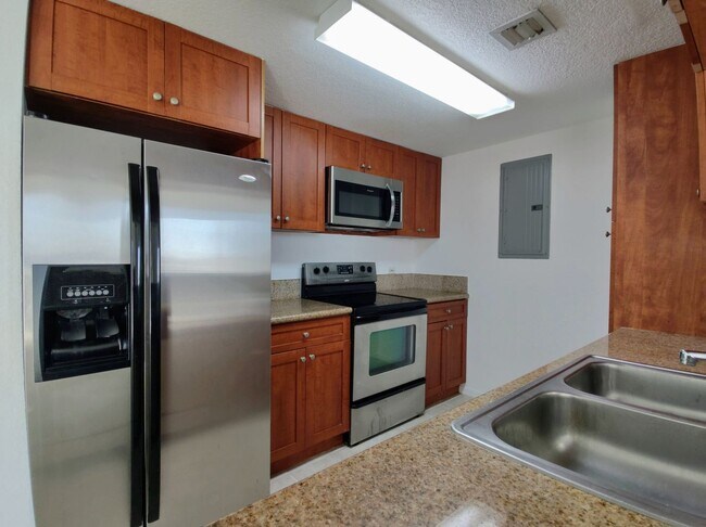 Building Photo - Modern 1BR/1BA Condo with Stainless Steel Appliances – Downtown Miami