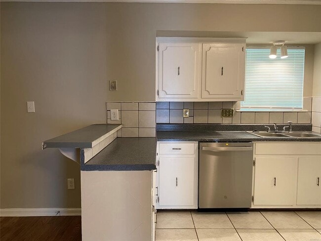 Building Photo - 1429 Dunbarton Rd