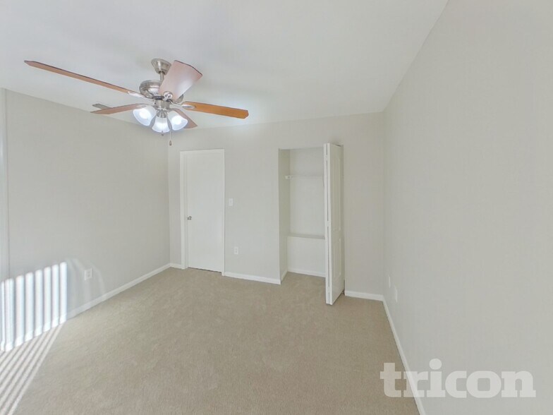 Building Photo - 1408 Highview Rd