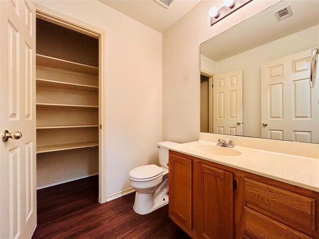 Building Photo - 2909 Lagerway Cove