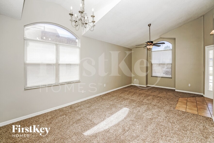 Building Photo - 601 Celito Dr